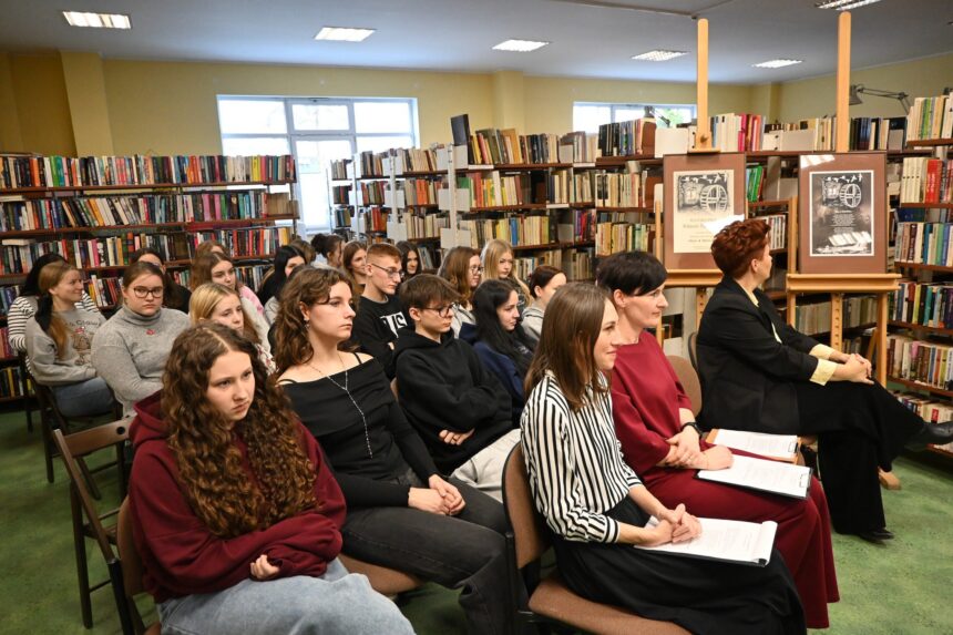 Biblioteka uczciła 117. rocznicę urodzin Aleksandra Janty-Połczyńskiego