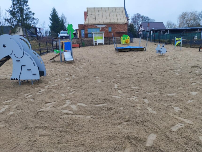 Nowy plac zabaw w Bysławiu już gotowy
