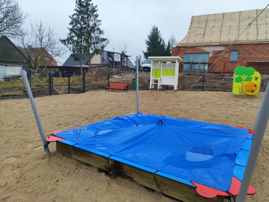 Nowy plac zabaw w Bysławiu już gotowy
