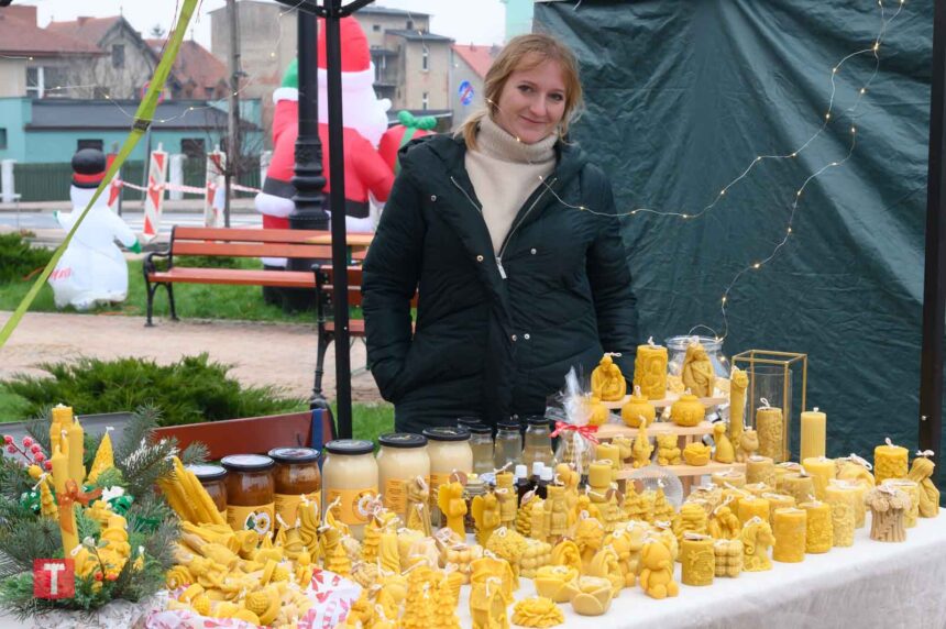 Świąteczny kiermasz na dworcu w Tucholi przyciągnął tłumy