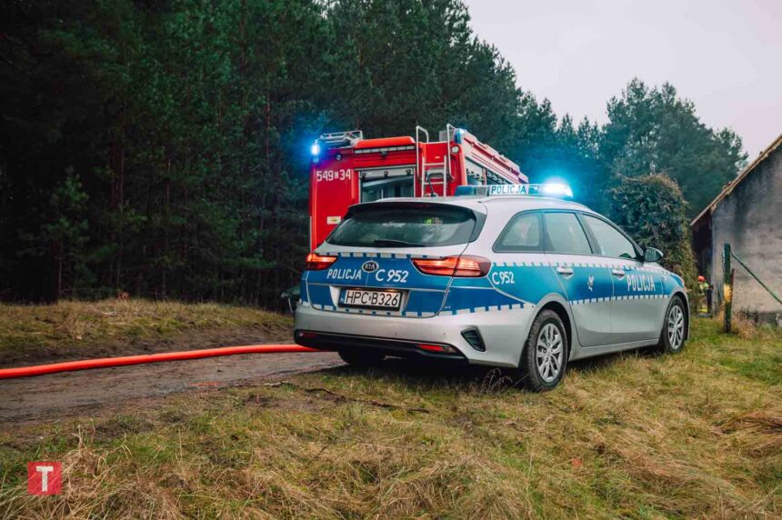 Pożar samochodu w Minikowie (ZDJĘCIA)