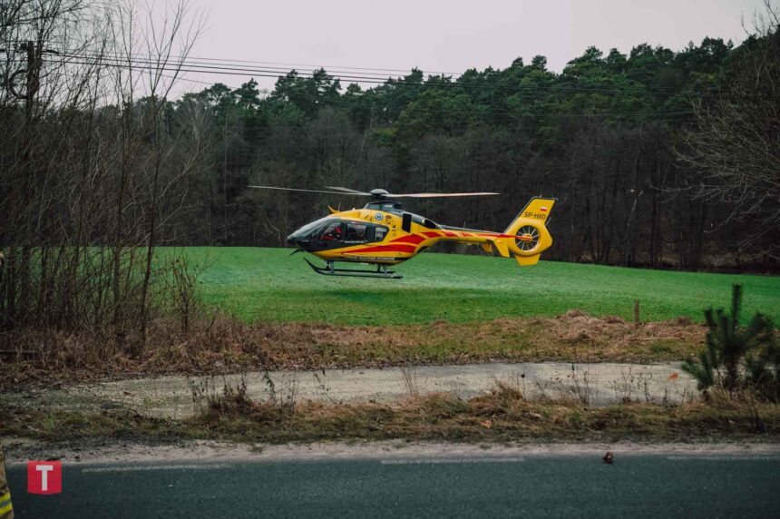 Dwie osoby trafiły do szpitali po wypadku przed mostem w Plaskoszu koło Tucholi