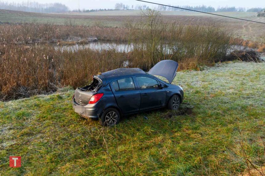 Dachowanie samochodu w Starym Suminie. Dwie osoby trafiły do szpitala