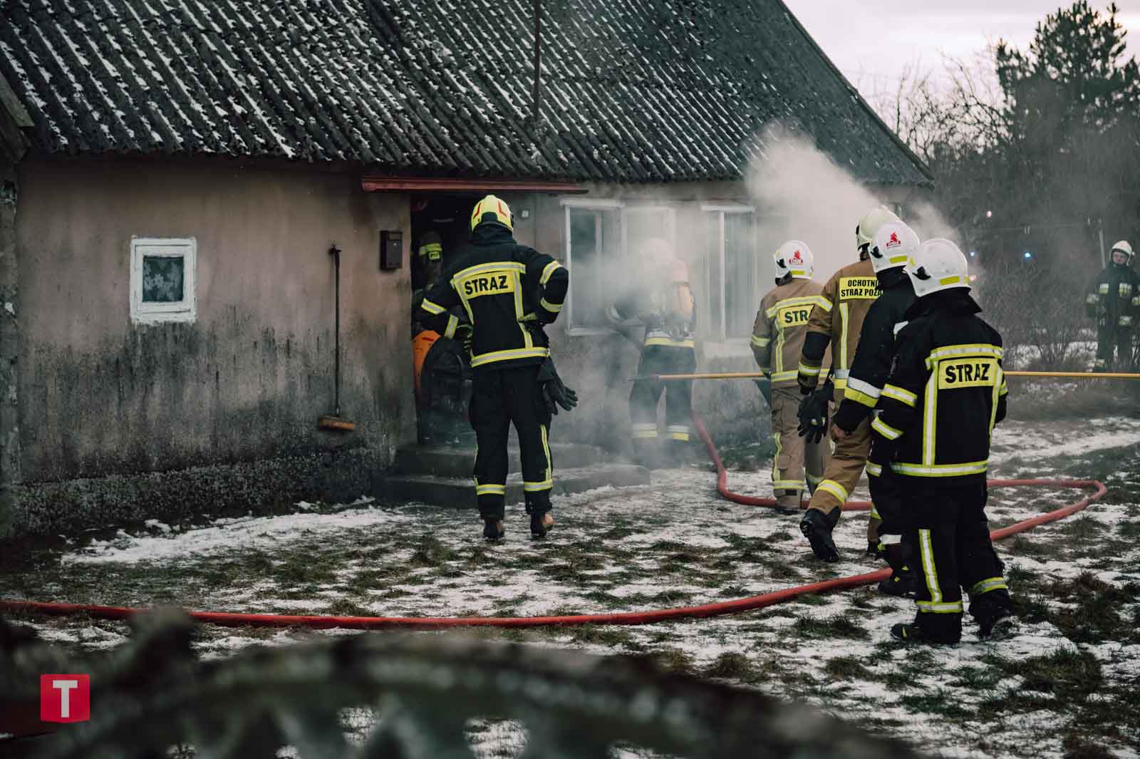 Po pożarze nie może wrócić do domu (ZDJĘCIA)